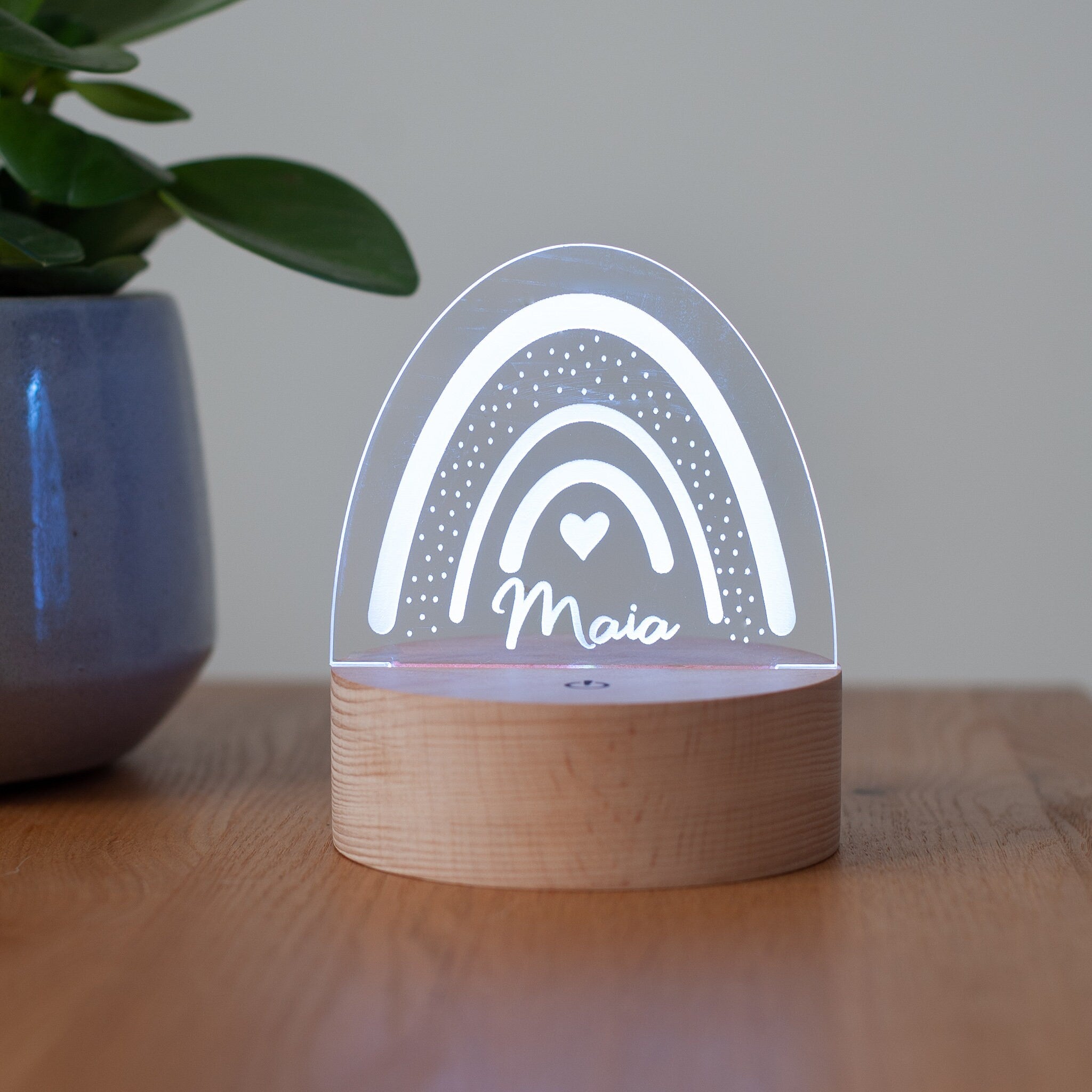 LED Mini-Nachtlicht "Regenbogen" mit Wunschnamen