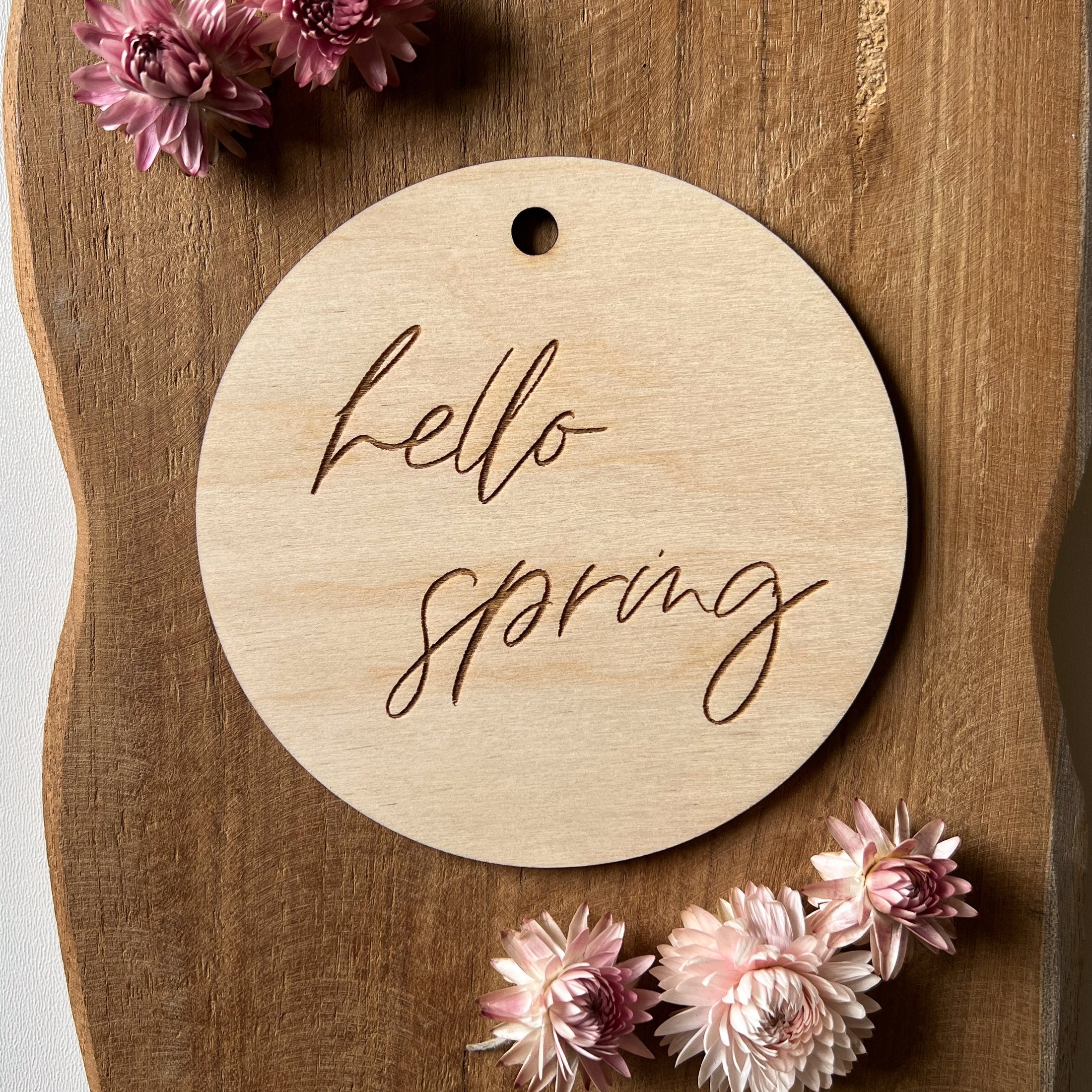 kleines Holzschild "hello spring"